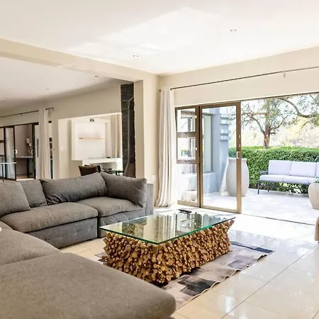 Modern Large 5 Bedroom Villa In Pecanwood Golf Estate Hartbeespoort Exterior photo