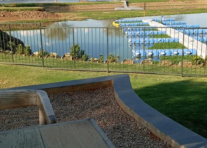 Modern Large 5 Bedroom Villa In Pecanwood Golf Estate