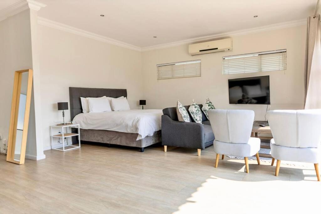 Modern Large 5 Bedroom In Pecanwood Golf Estate Holiday home *