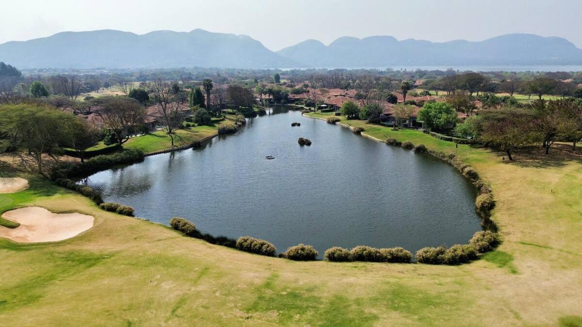Modern Large 5 Bedroom In Pecanwood Golf Estate * Hartbeespoort