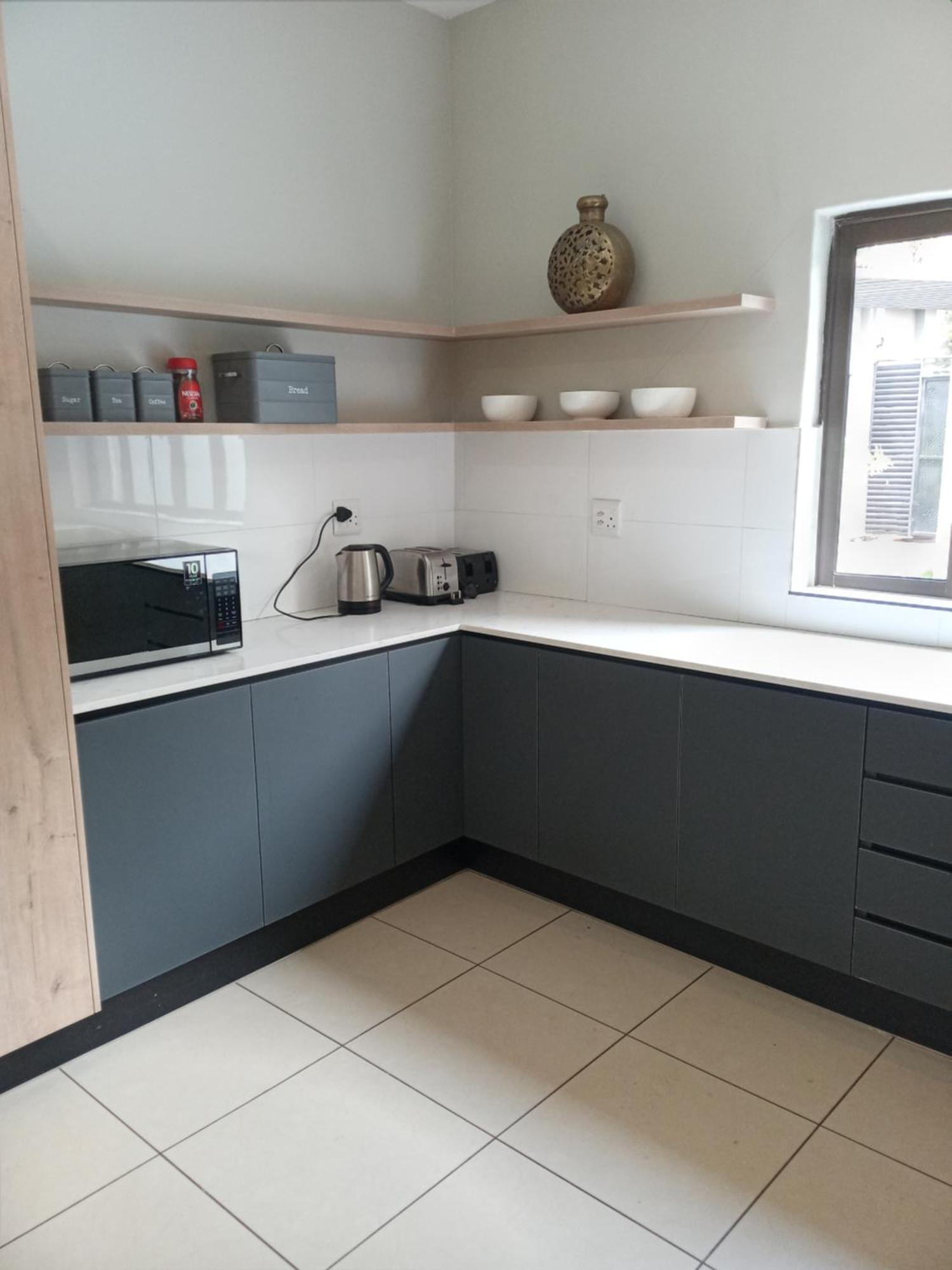 Modern Large 5 Bedroom In Pecanwood Golf Estate *